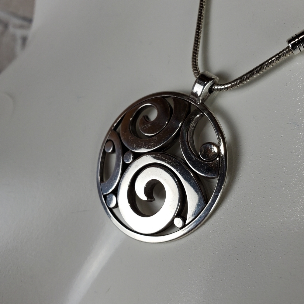 Vintage Brighton London Groove Neckline Large Circle Silver Plated Retired - Picture 10 of 10